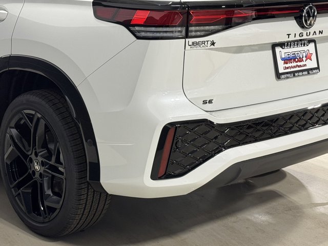 New 2026 Volkswagen Tiguan SE R-Line image 24