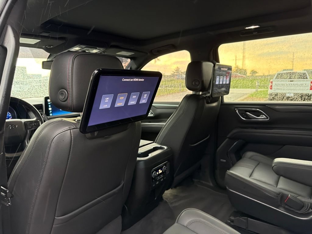 Used 2022 Chevrolet Suburban RST w/ Luxury Package AWD/4WD image 16