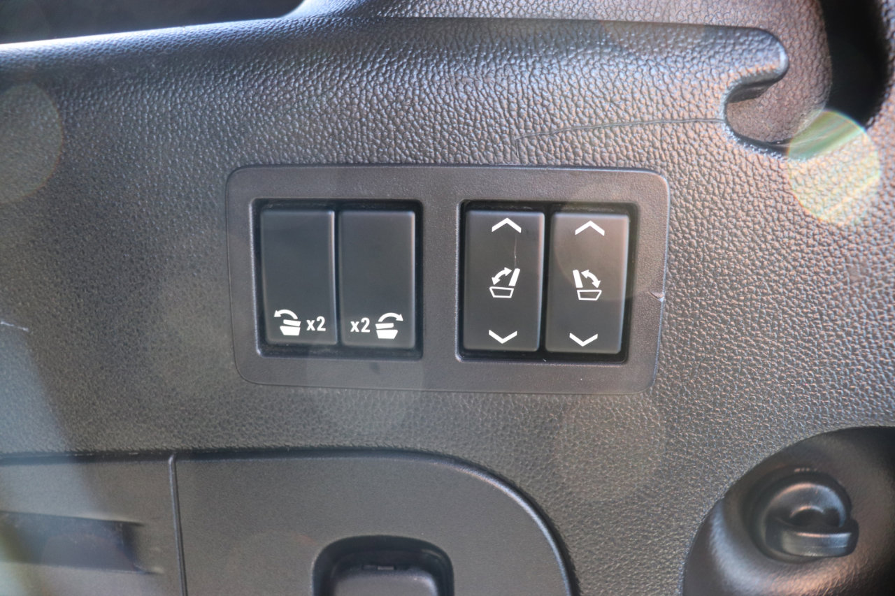 Used 2017 GMC Yukon XL SLT image 57