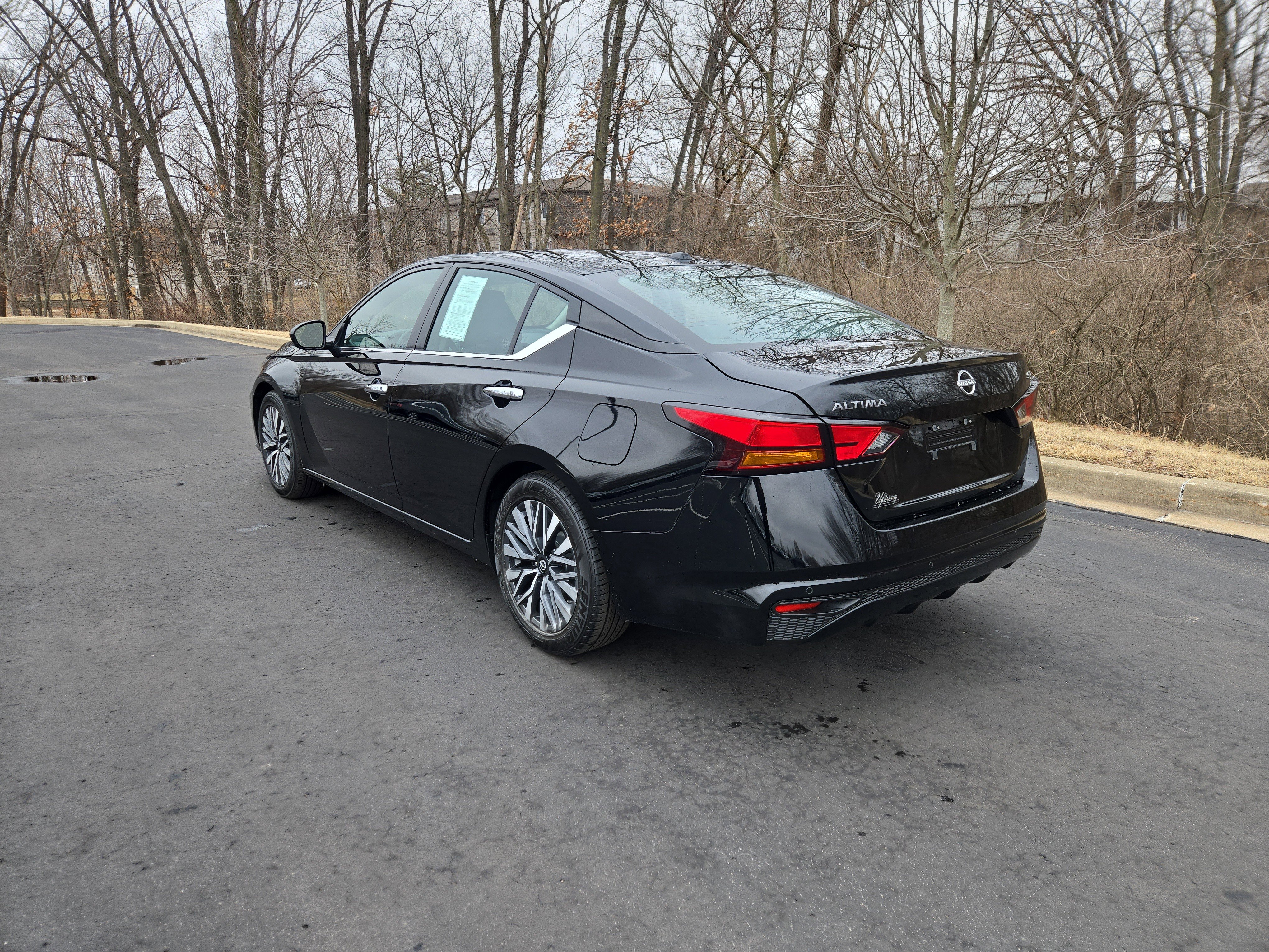 Used 2024 Nissan Altima 2.5 SV image 6