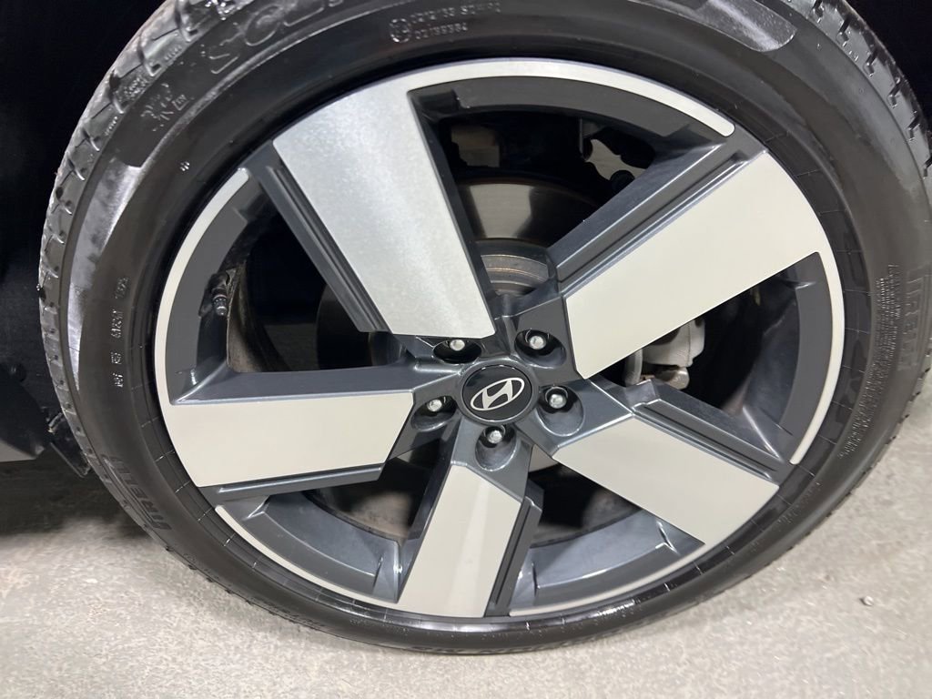 Used 2025 Hyundai Santa Fe Limited image 37