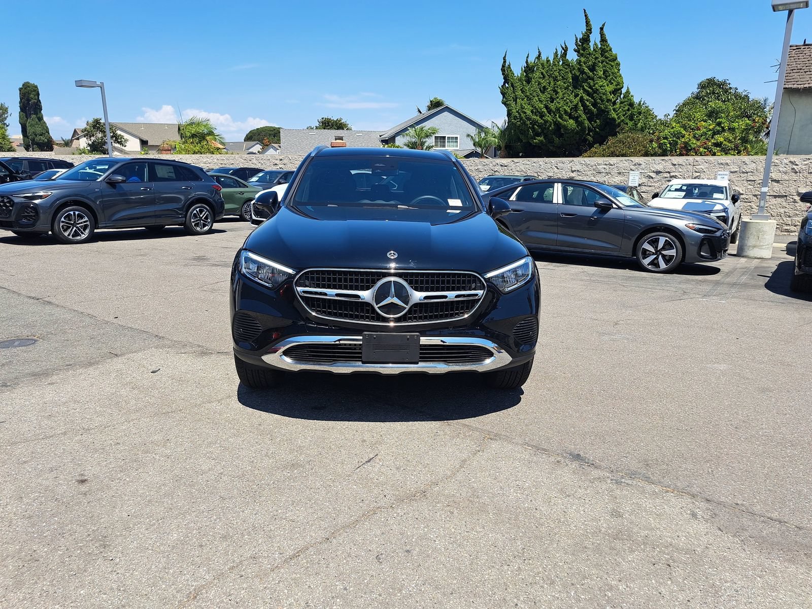 Used 2026 Mercedes-Benz GLC 300 image 2