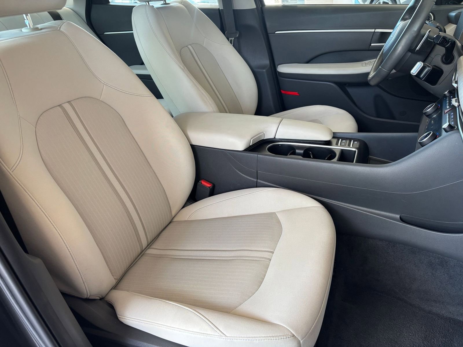 Used 2025 Hyundai Sonata SEL FWD image 37