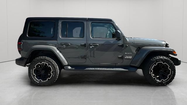 Used 2022 Jeep Wrangler Unlimited Sahara w/ LED Lighting Group AWD/4WD image 3