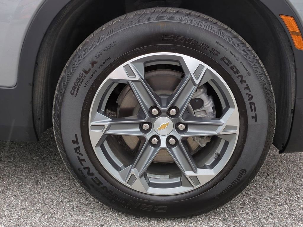 Used 2025 Chevrolet Blazer LT image 11