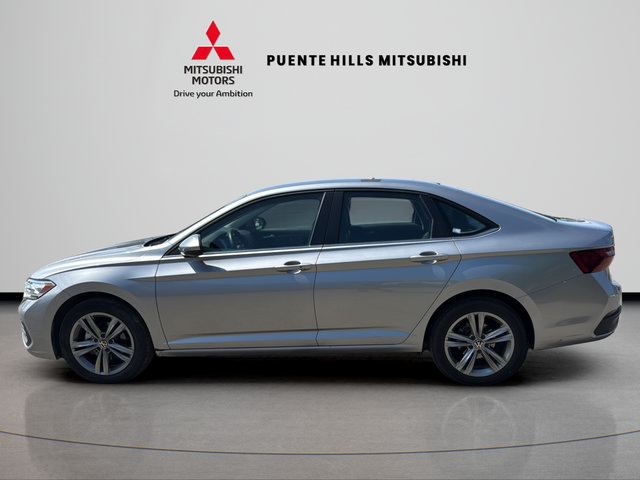 Used 2024 Volkswagen Jetta SE FWD image 8