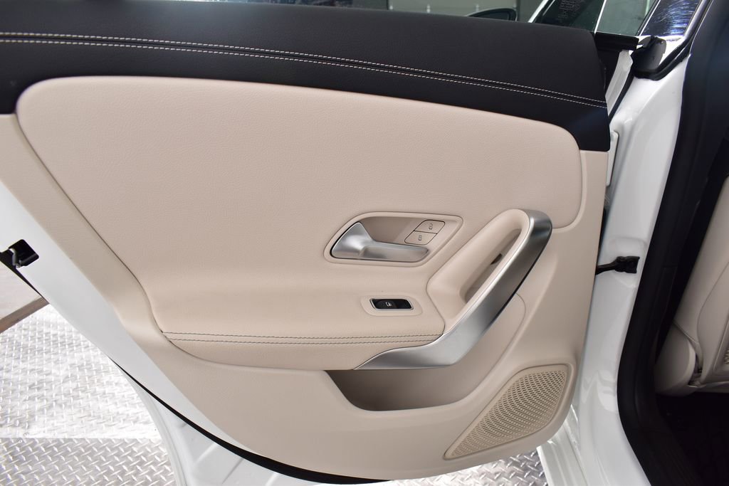 Used 2023 Mercedes-Benz CLA 250 4MATIC image 29