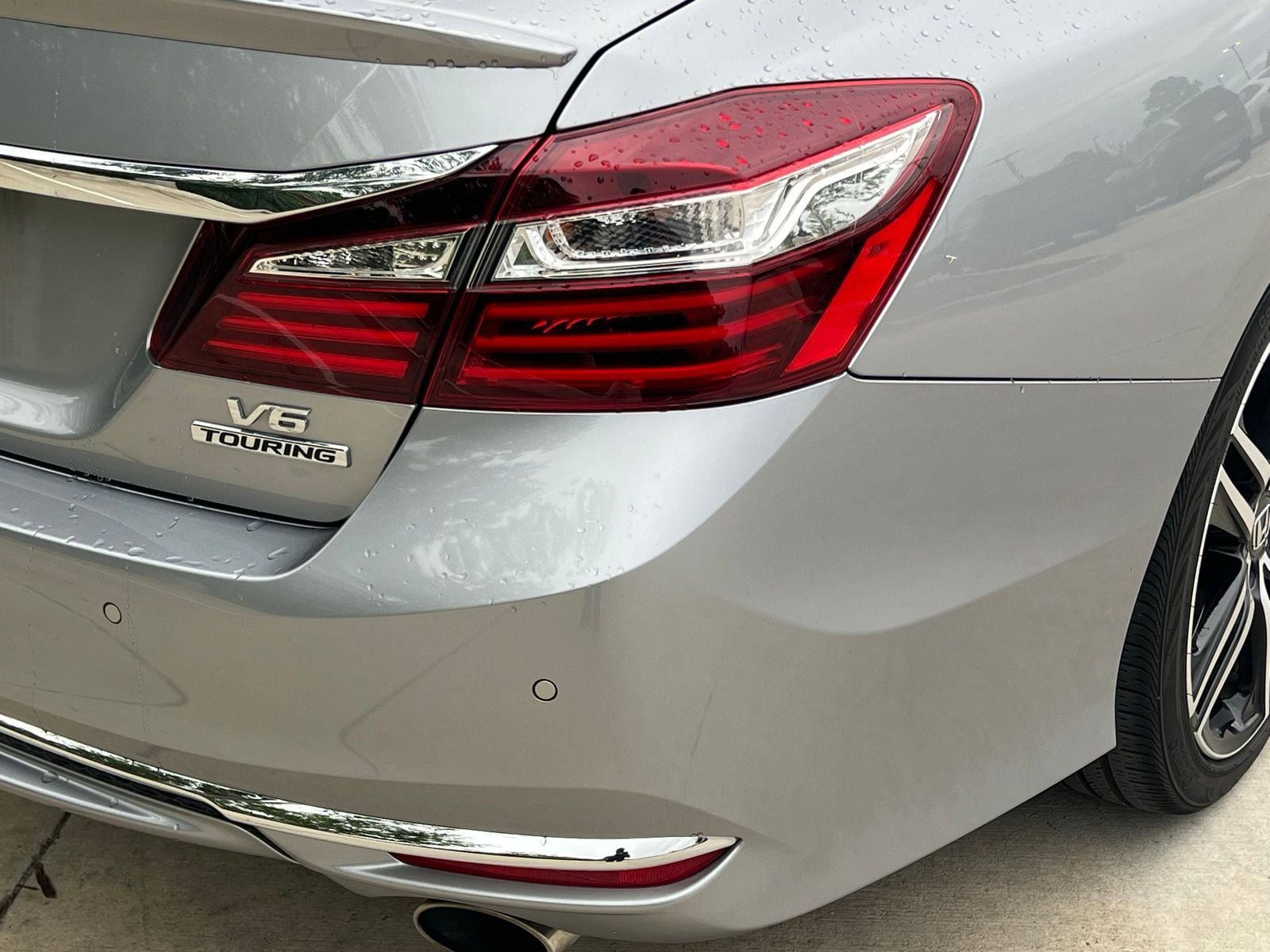 Used 2017 Honda Accord Touring image 14