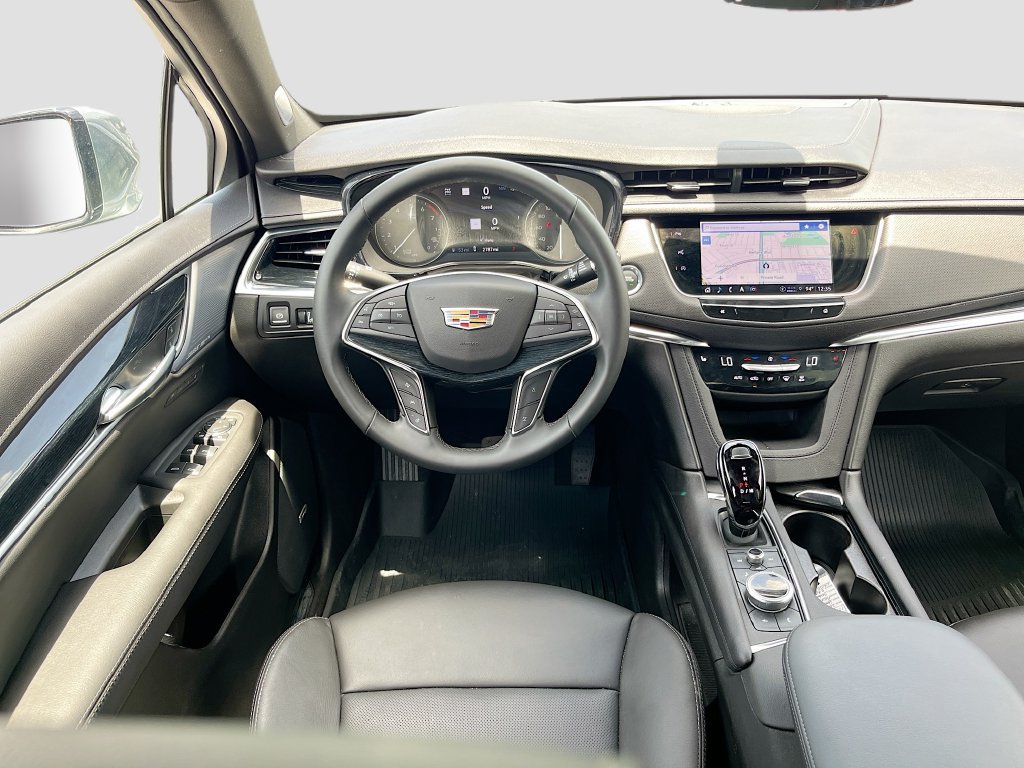 Used 2025 Cadillac XT5 Premium Luxury w/ Technology Package AWD/4WD image 24