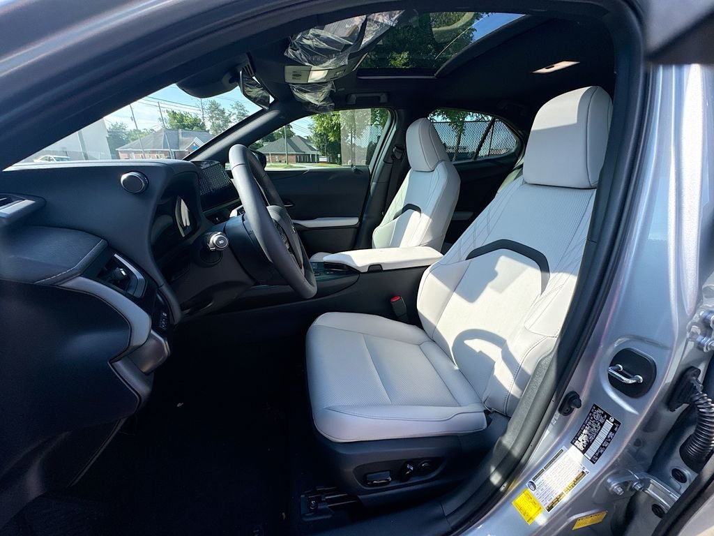 New 2026 Lexus UX 300h FWD image 19