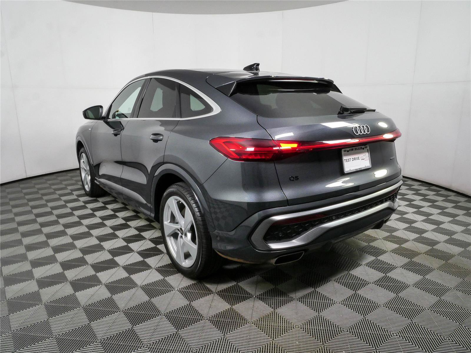 Used 2025 Audi Q5 Prestige w/ 20" Wheel Package AWD/4WD image 29