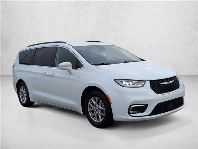 Used 2022 Chrysler Pacifica Touring-L image 3