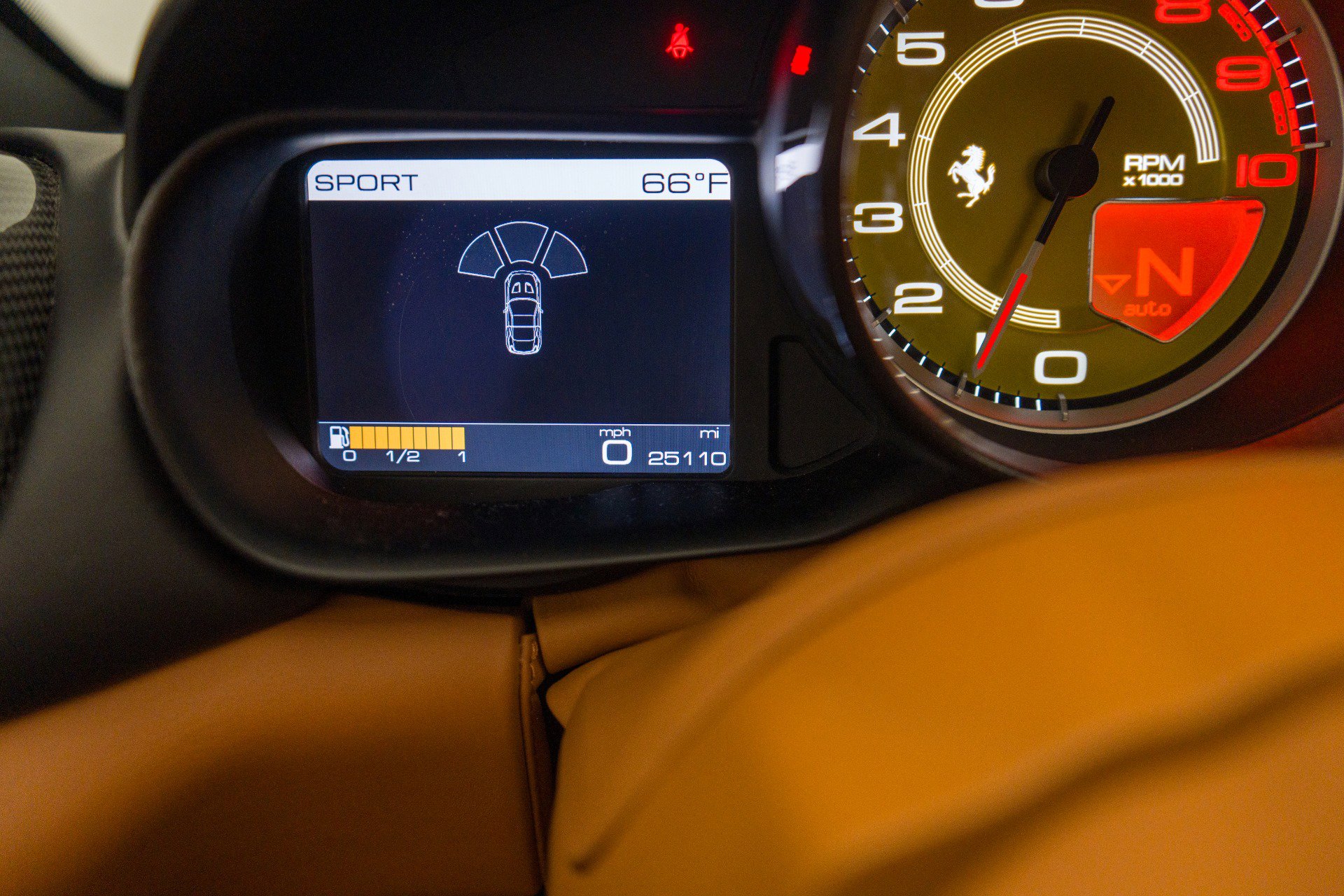 Used 2015 Ferrari California T image 22