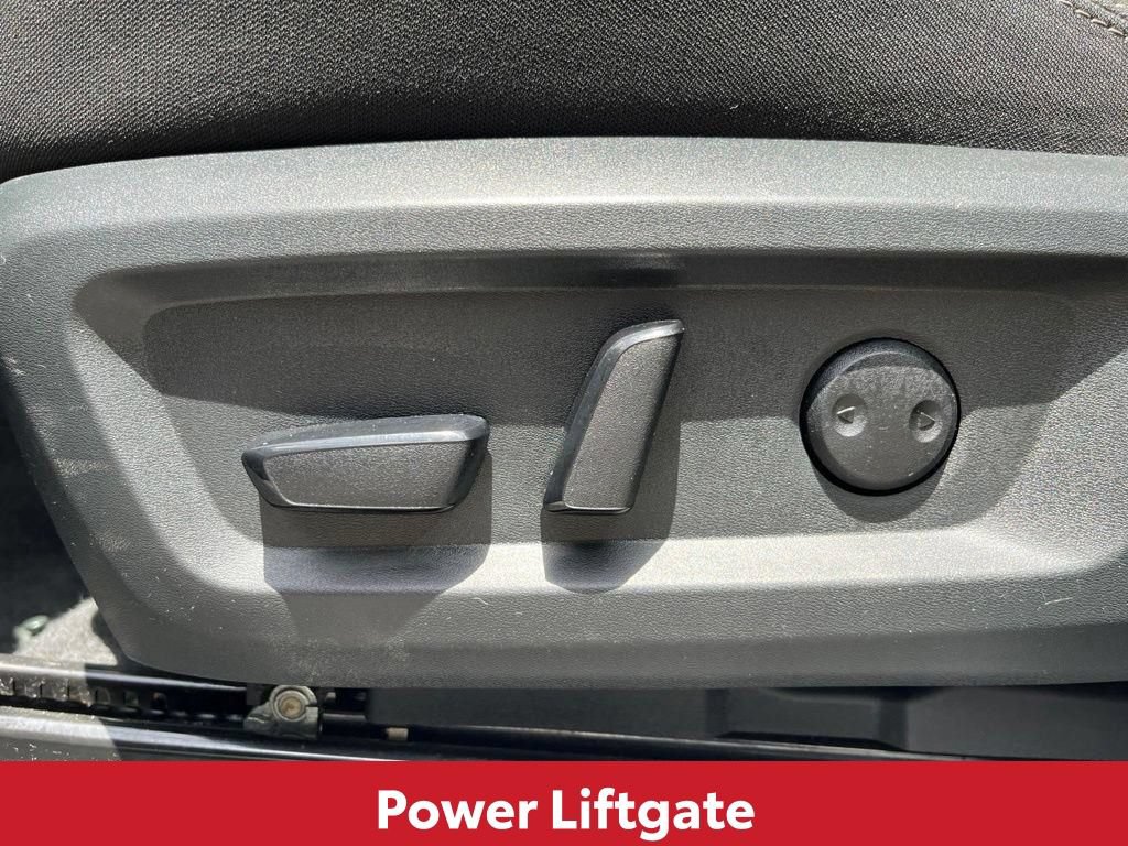 Used 2025 Nissan Rogue SV FWD image 15