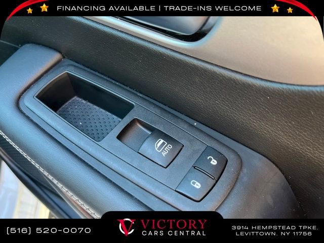 Used 2024 Chrysler Pacifica Select image 21