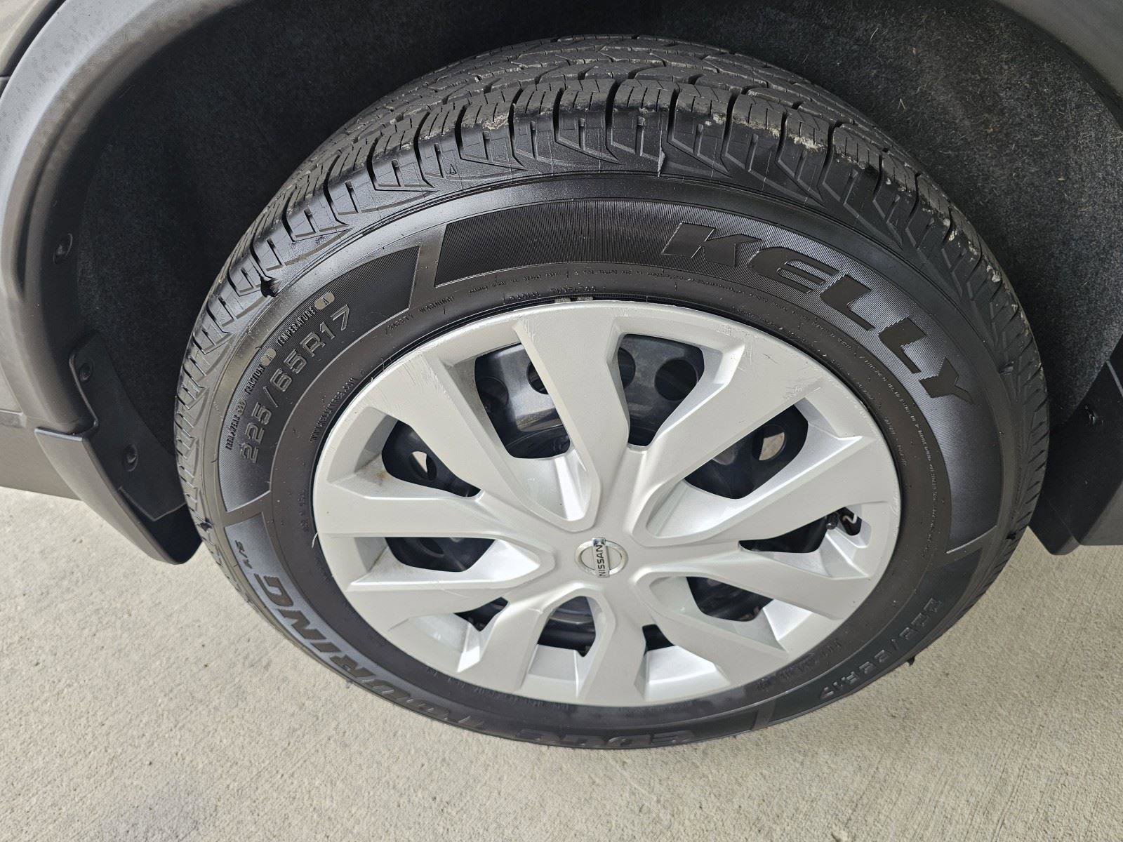 Used 2020 Nissan Rogue S image 11