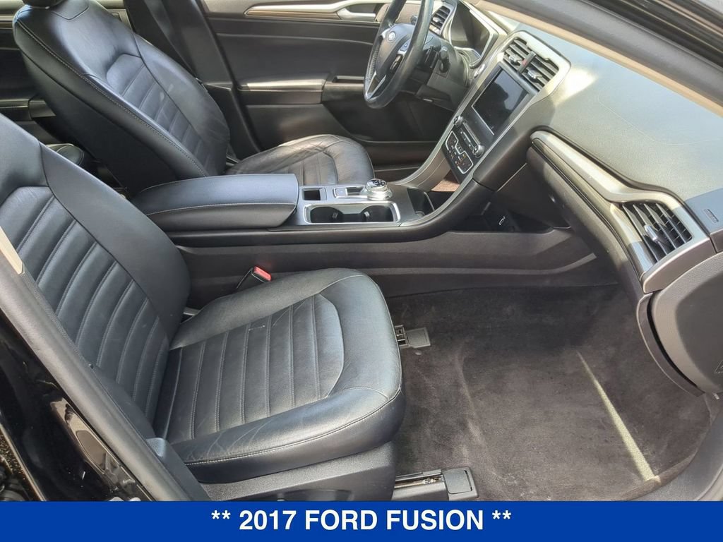 Used 2017 Ford Fusion SE w/ Fusion SE Technology Package AWD/4WD image 22