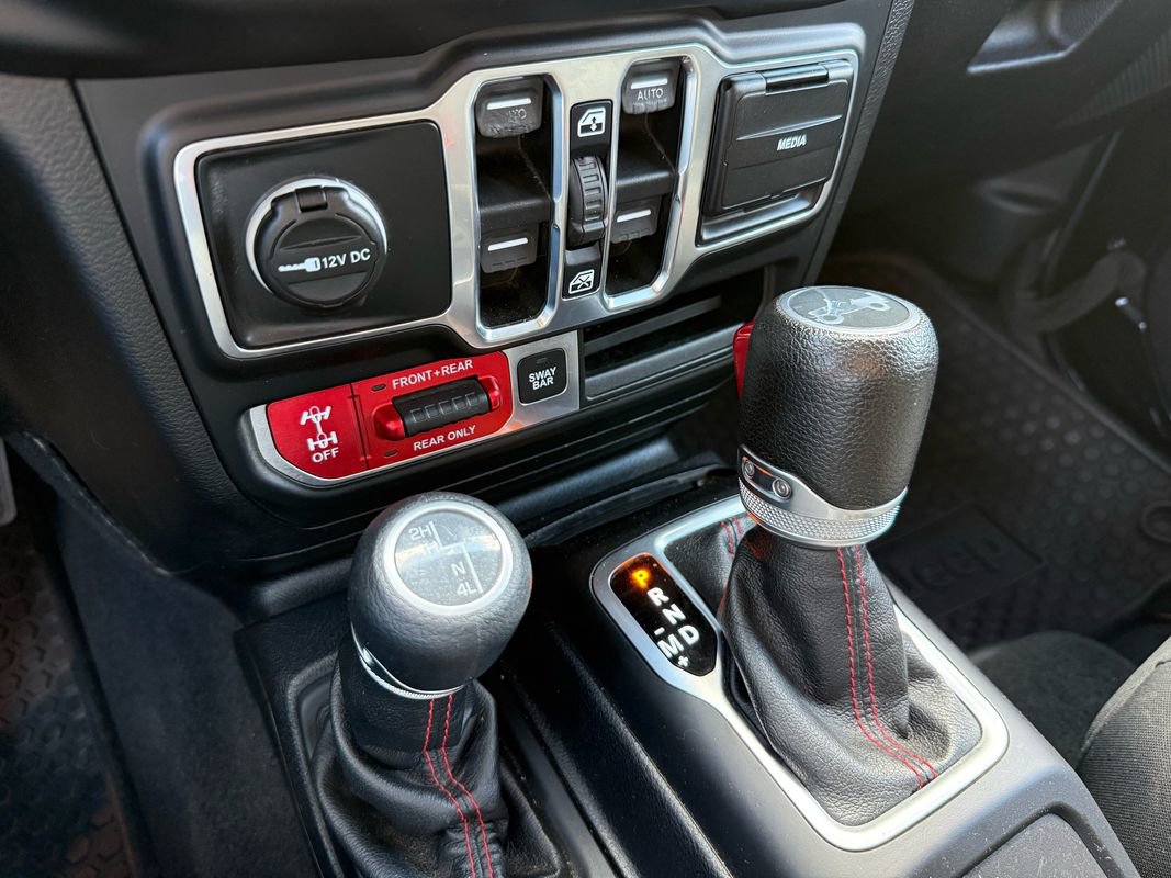 Used 2018 Jeep Wrangler Unlimited Rubicon image 38