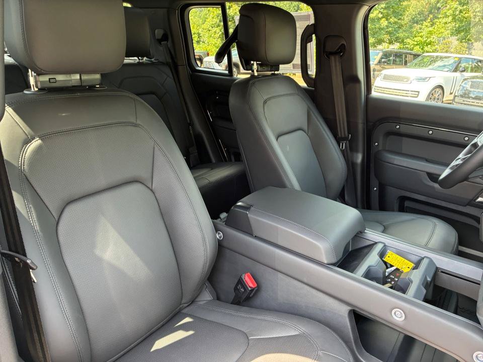 New 2026 Land Rover Defender 110 X-Dynamic SE AWD/4WD image 28