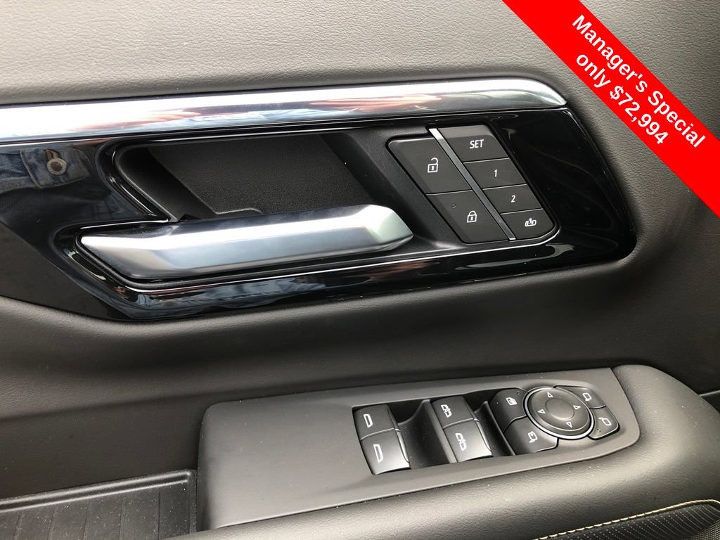 Used 2025 Chevrolet Suburban Premier AWD/4WD image 19