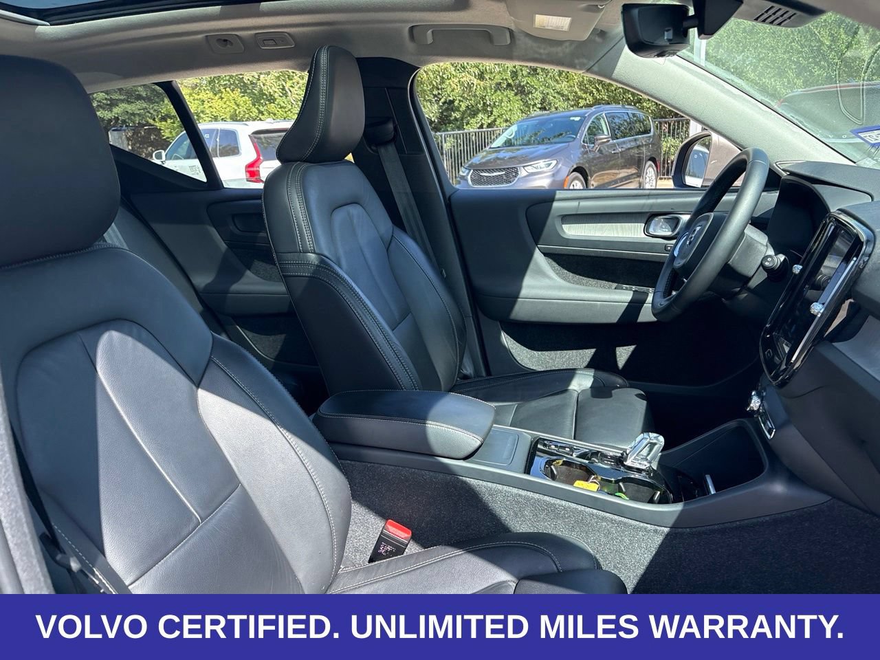 Certified 2024 Volvo XC40 B5 Plus w/ Protection Package Premier AWD/4WD image 13
