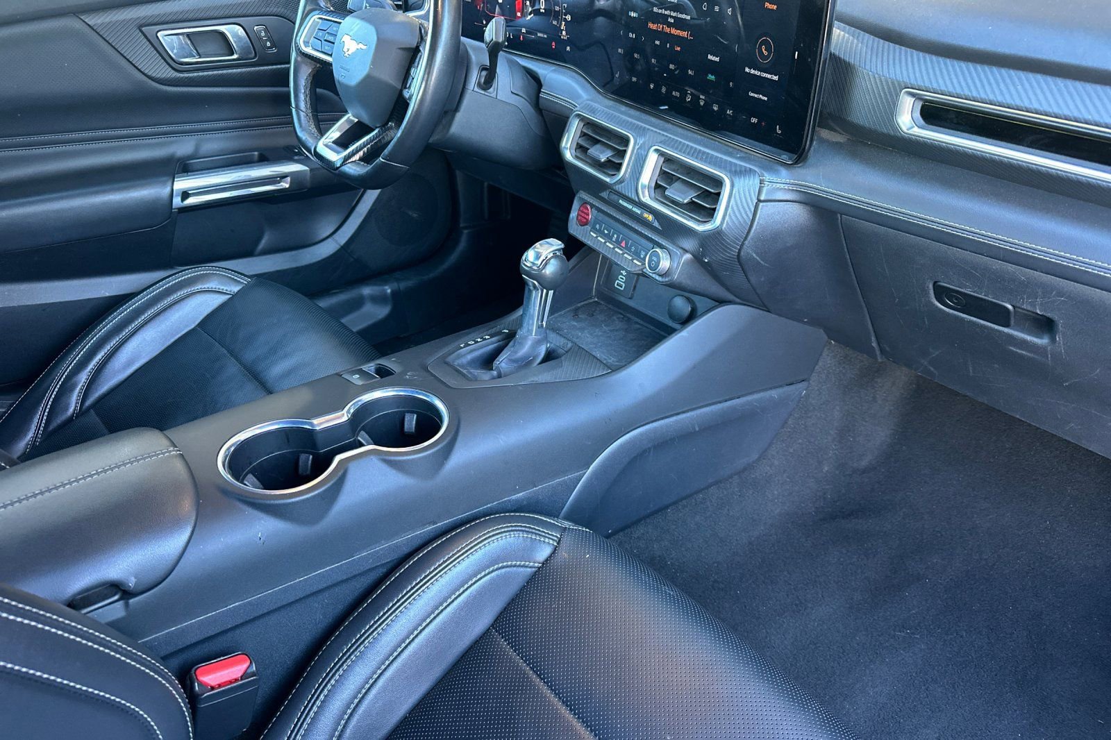 Used 2025 Ford Mustang Premium RWD image 10