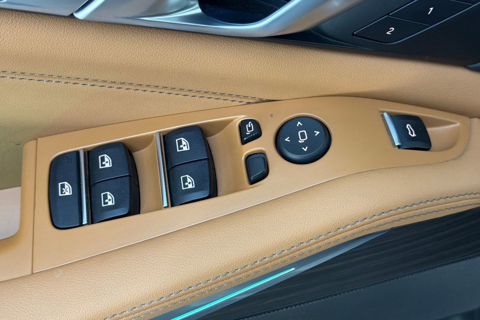 Used 2026 BMW X5 sDrive40i w/ Premium Package image 13