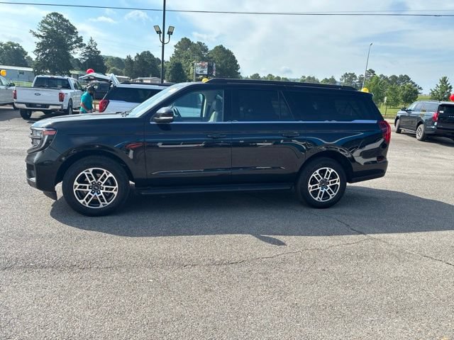 Used 2025 Ford Expedition Max Active AWD/4WD image 3