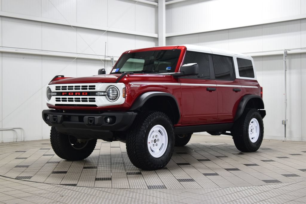 Used 2025 Ford Bronco Heritage Edition AWD/4WD image 3