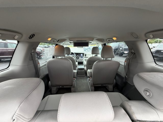 Used 2020 Toyota Sienna XLE Premium AWD/4WD image 23