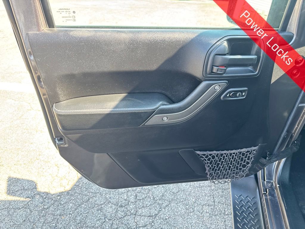 Used 2016 Jeep Wrangler Unlimited Freedom Edition image 12