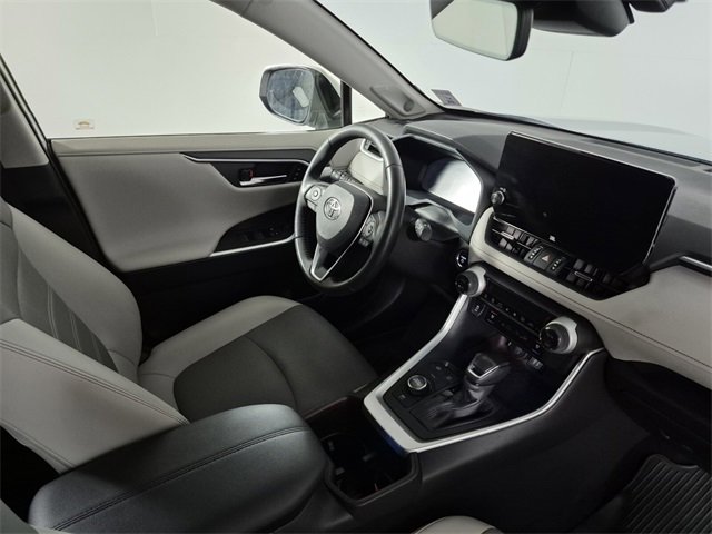 Used 2023 Toyota RAV4 Limited image 35