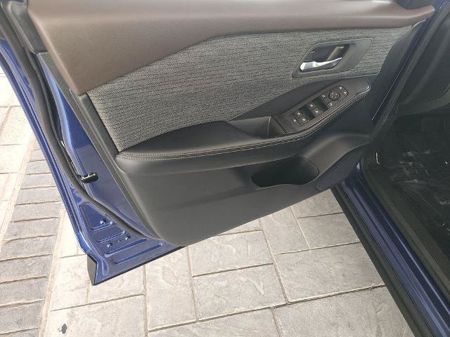 Certified 2023 Nissan Rogue SV FWD image 28
