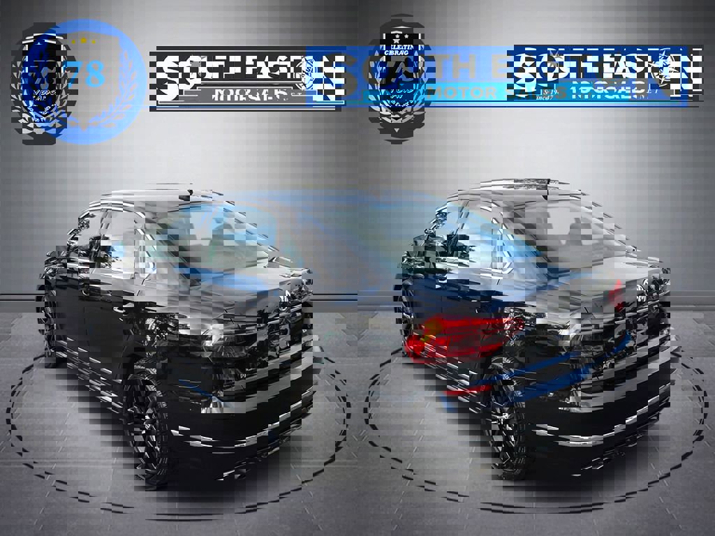 Used 2017 Volkswagen Passat 1.8T R-Line image 5