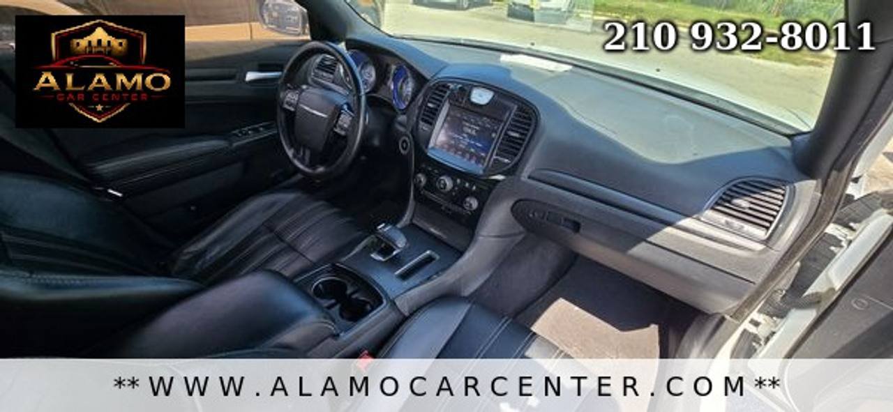 Used 2013 Chrysler 300 S RWD image 14
