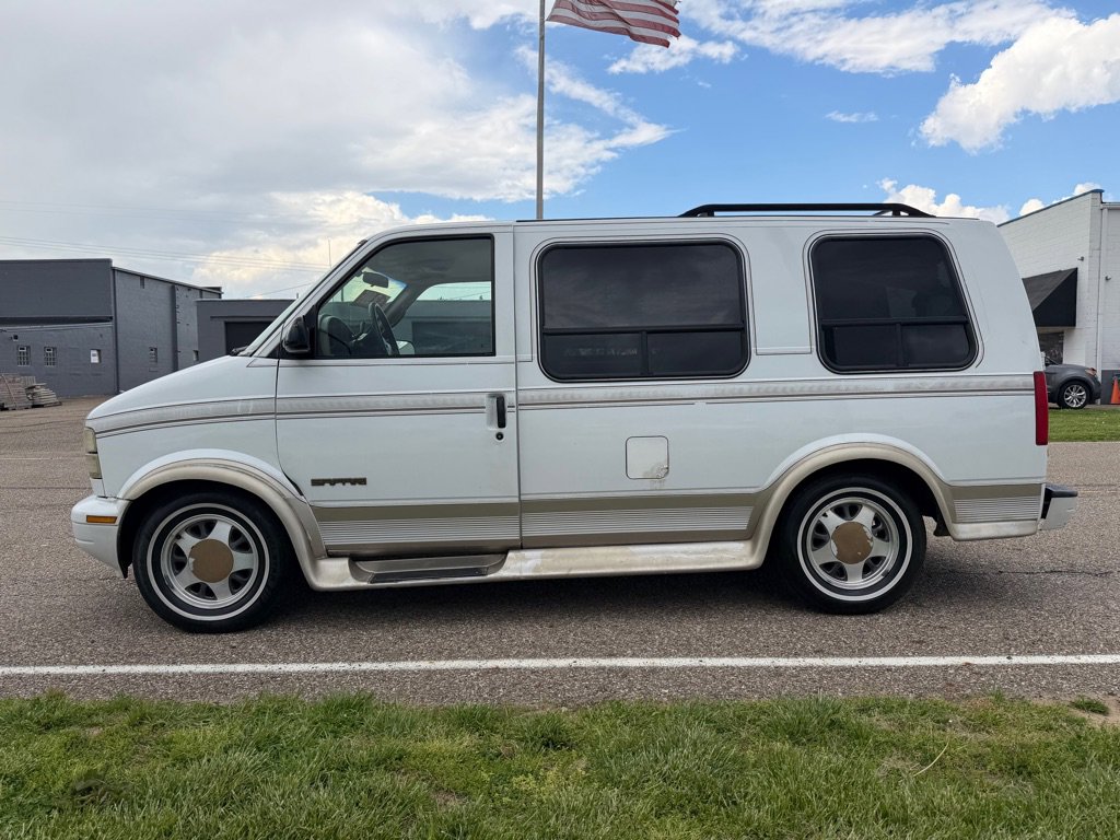 Used 1999 GMC Safari Passenger w/ Marketing Option Pkg 3 RWD image 8