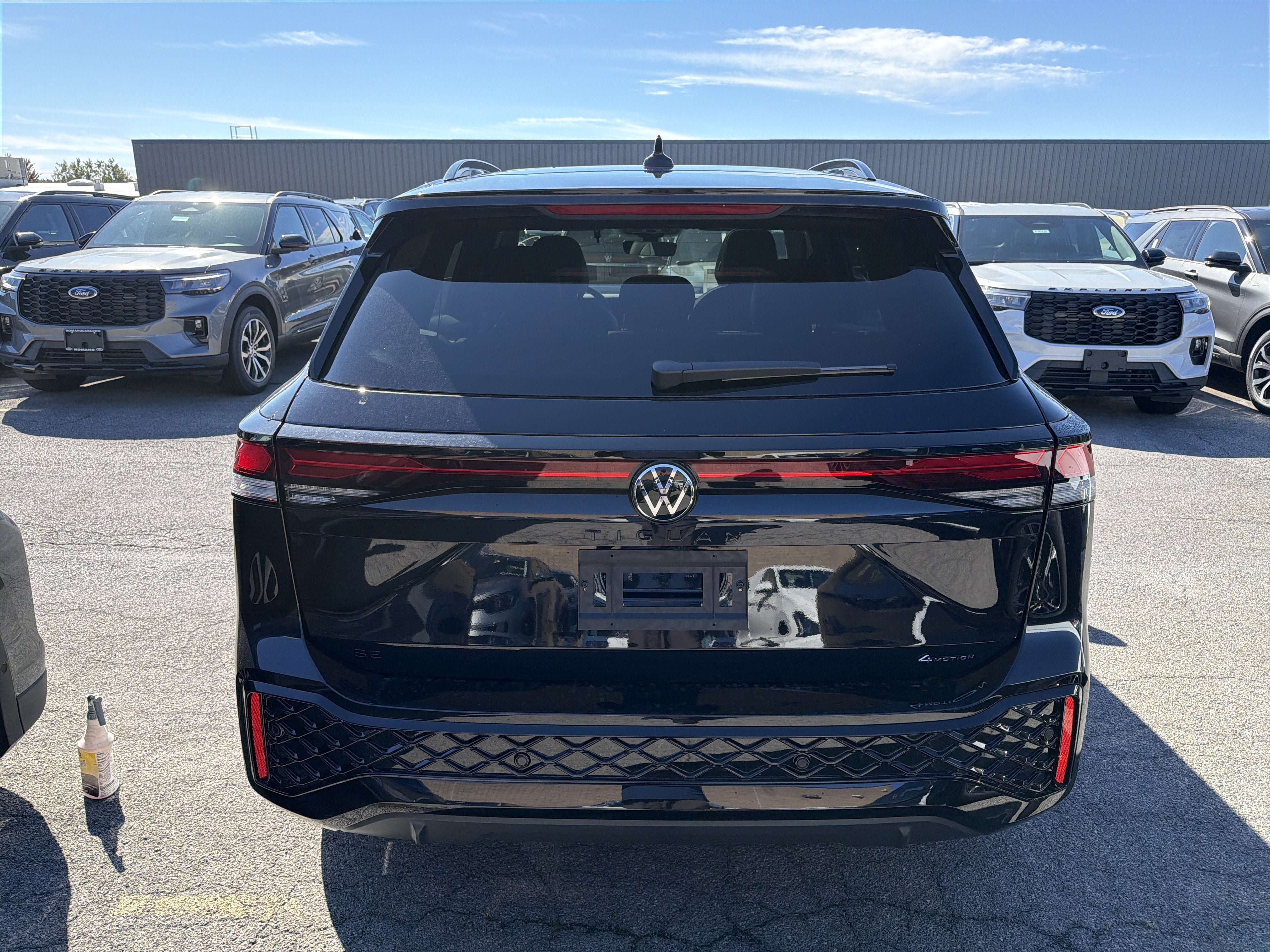 New 2026 Volkswagen Tiguan SE R-Line AWD/4WD image 6