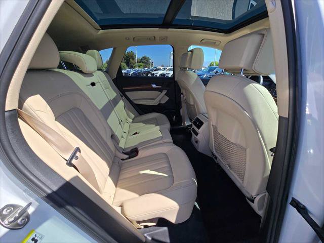 Used 2021 Audi Q5 2.0T Premium Plus w/ Premium Plus Package AWD/4WD image 12