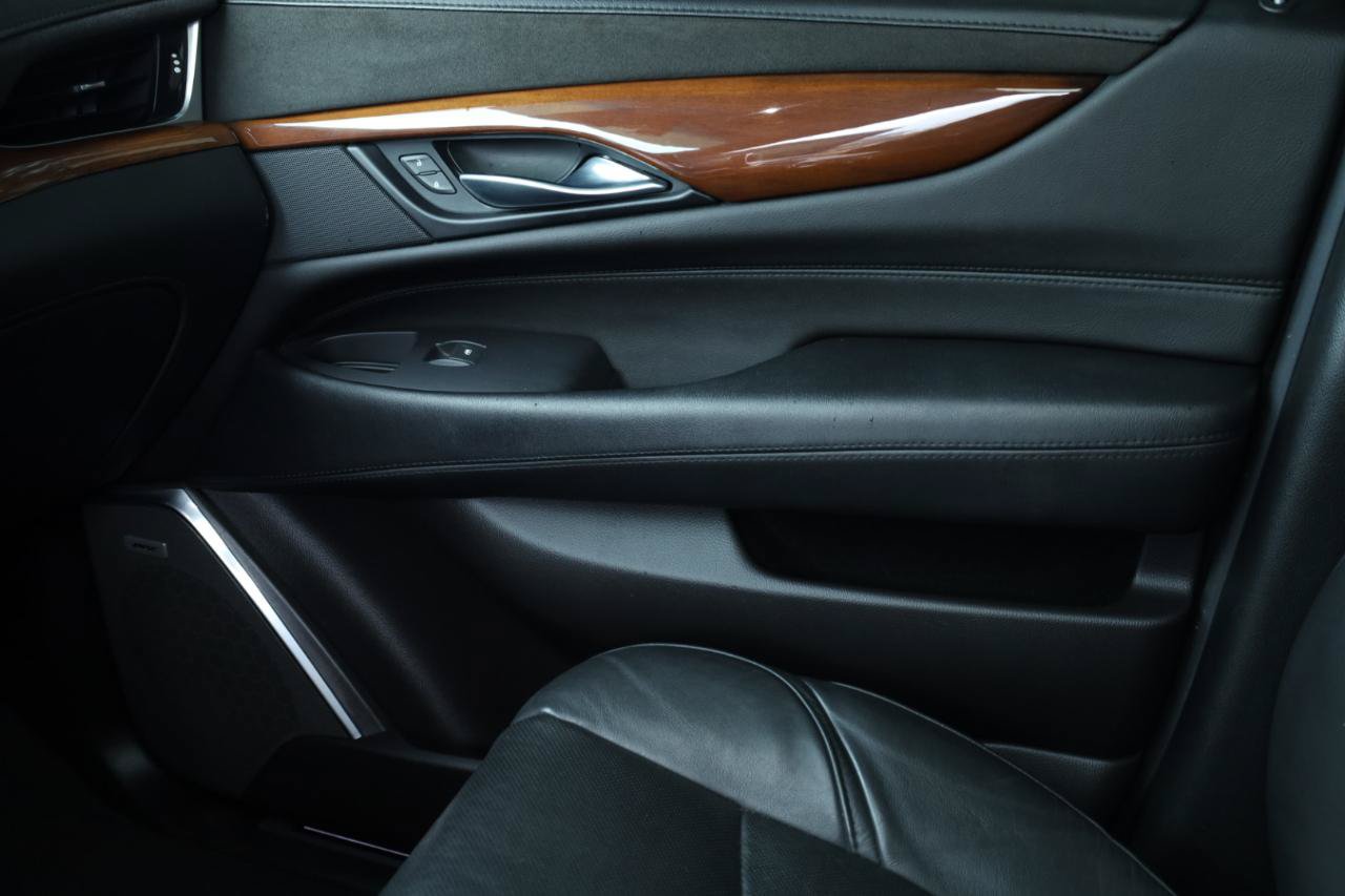Used 2019 Cadillac Escalade ESV Luxury RWD image 39