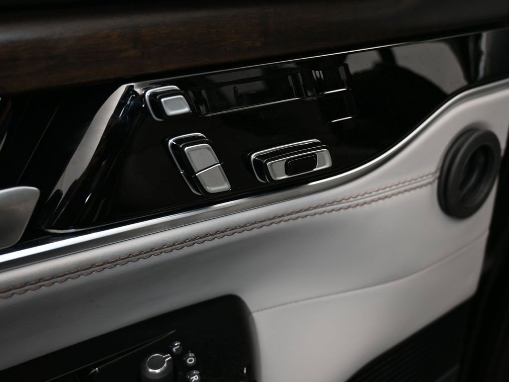 Used 2024 Jeep Grand Wagoneer L 4WD image 14