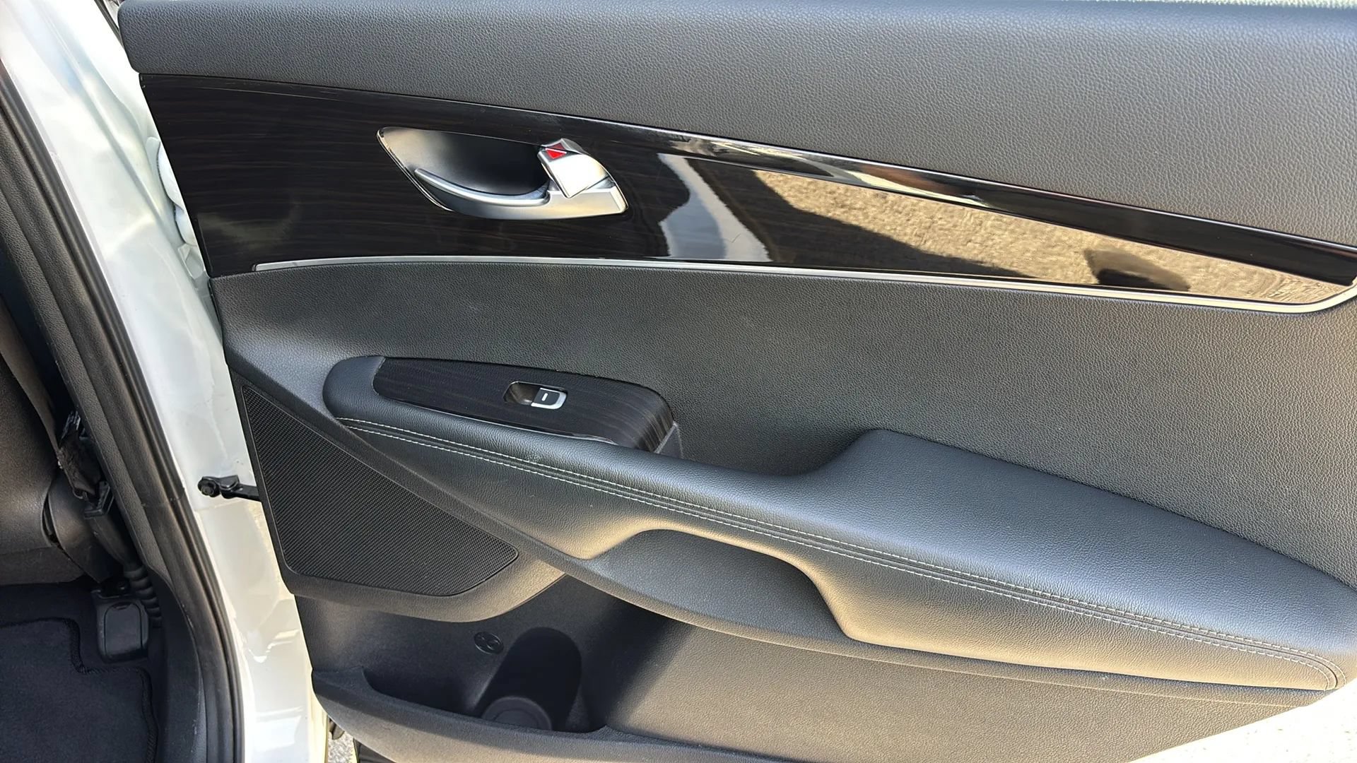 Used 2020 Kia Sorento L FWD image 39