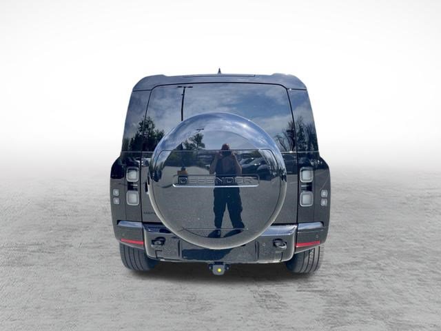 New 2026 Land Rover Defender 110 X-Dynamic SE image 6