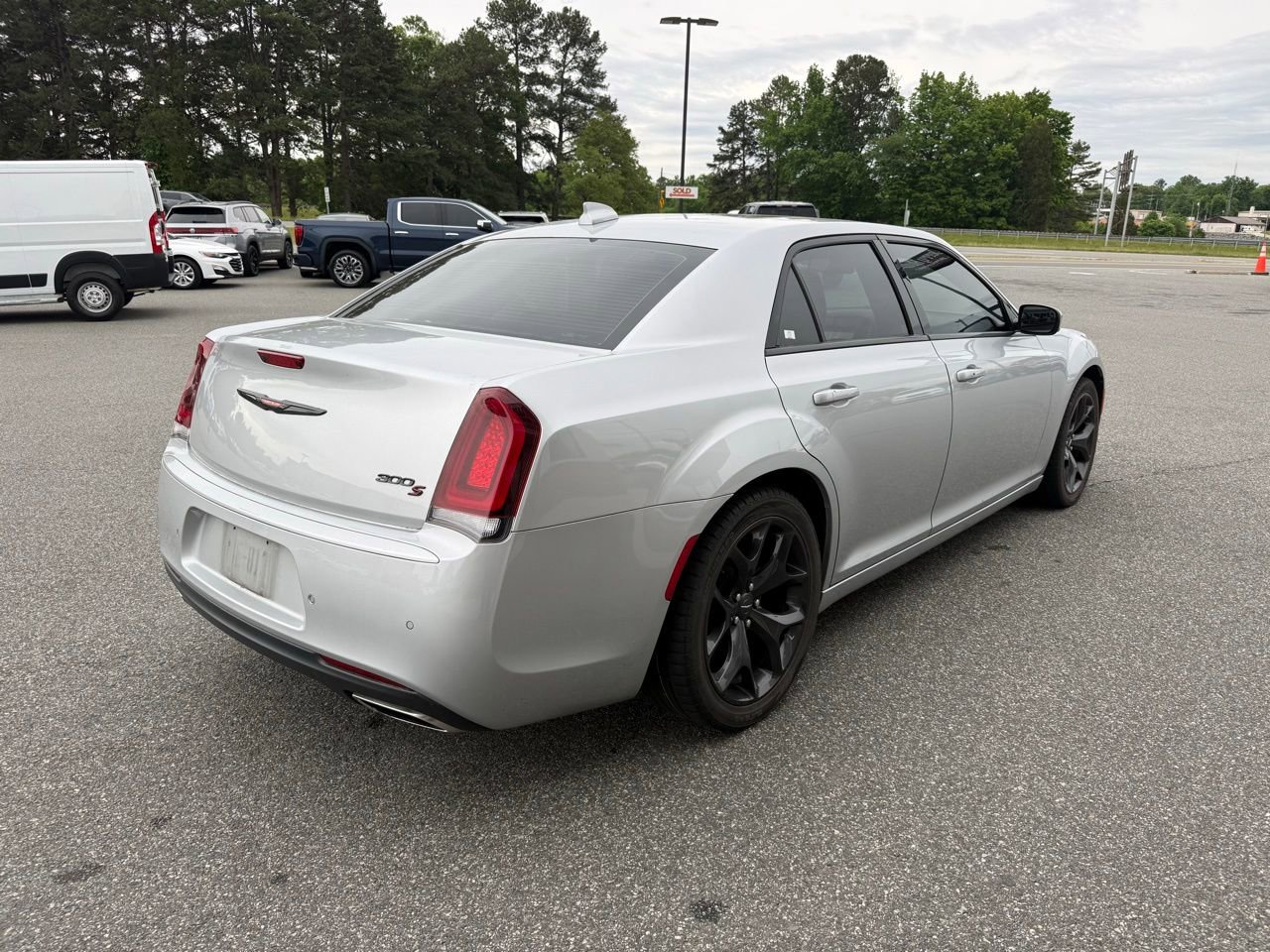 Used 2022 Chrysler 300 S RWD image 7