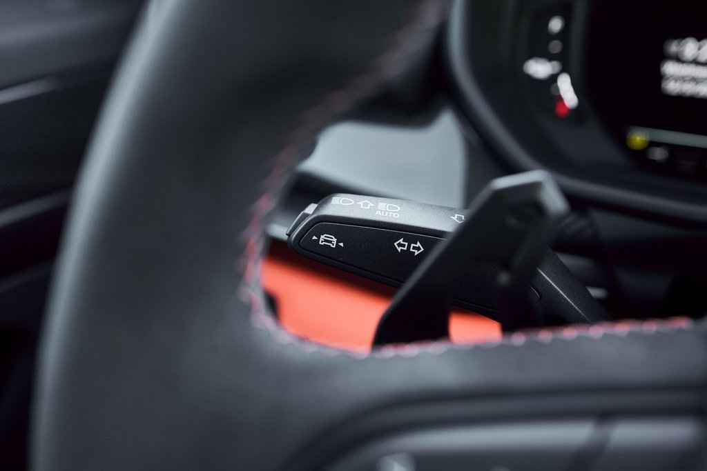 Used 2025 Lamborghini Urus SE image 58