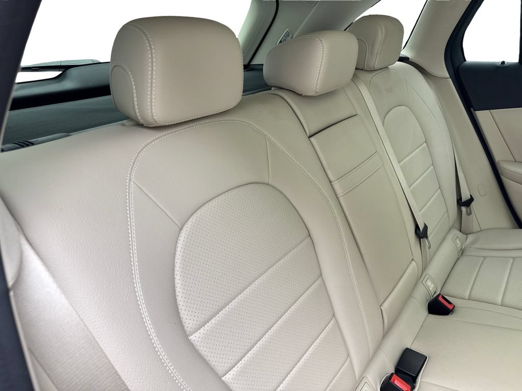 Used 2021 Mercedes-Benz GLC 300 4MATIC image 39