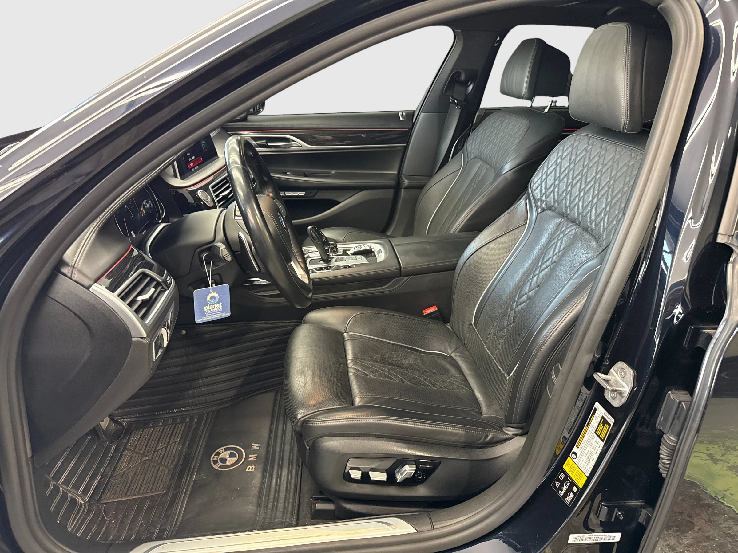 Used 2018 BMW 750i xDrive AWD/4WD image 9