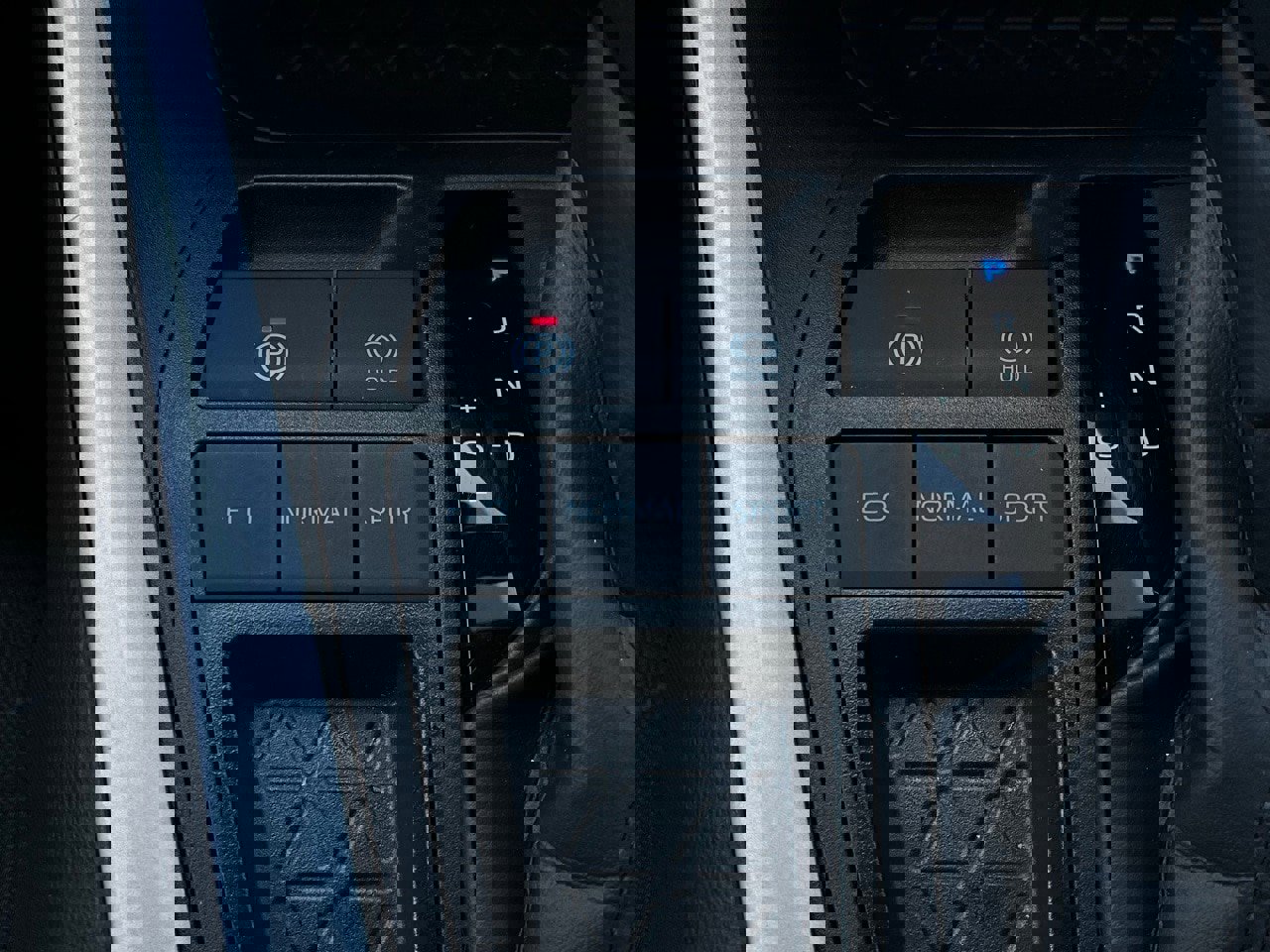 Used 2025 Toyota RAV4 XLE image 24