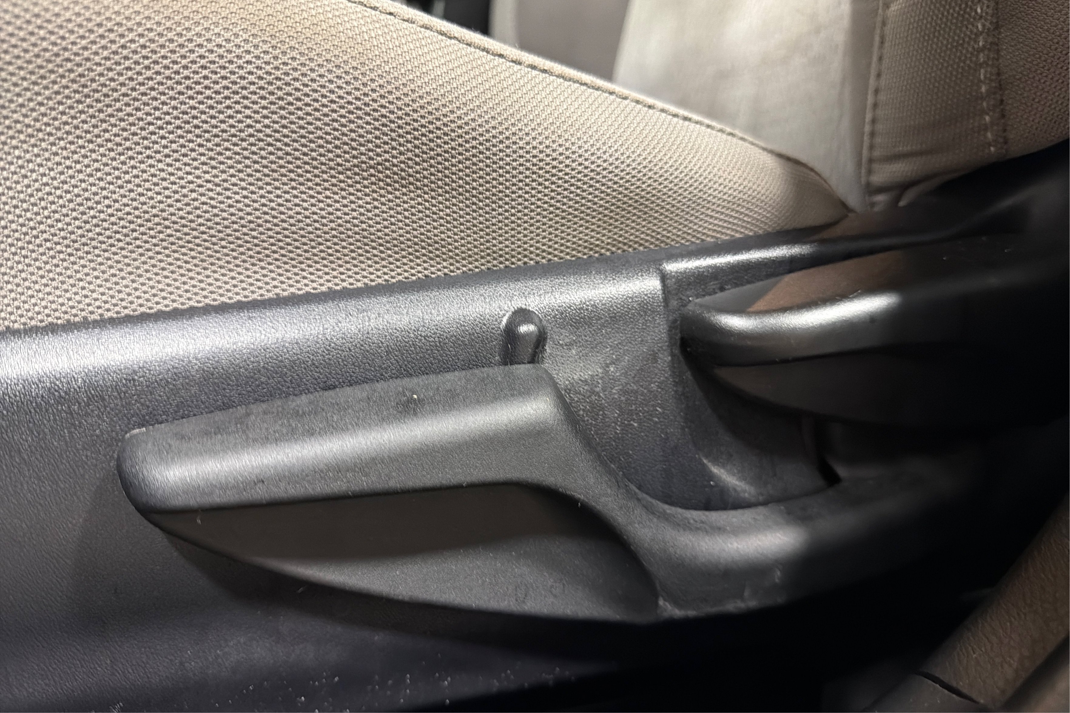 Used 2018 Toyota Corolla LE FWD image 18