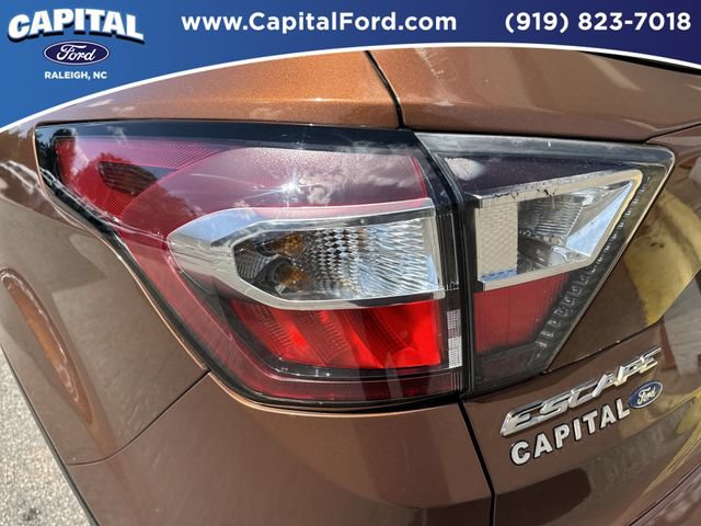 Used 2017 Ford Escape SE w/ SE Sport Appearance Package AWD/4WD image 15