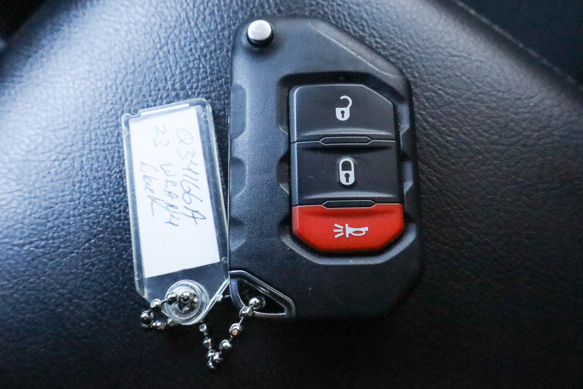 Used 2023 Jeep Wrangler Unlimited AWD/4WD image 35
